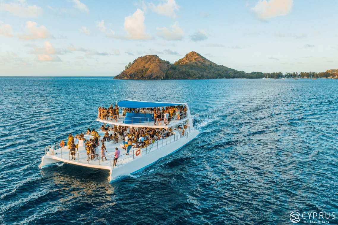 Вечеринка на корабле Fantasy Boat Party Ночная жизнь Айя-Напы